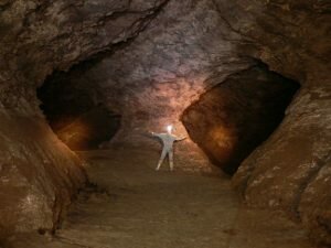 Печера Еміль Раковица - дивовижне творіння природи [draft]